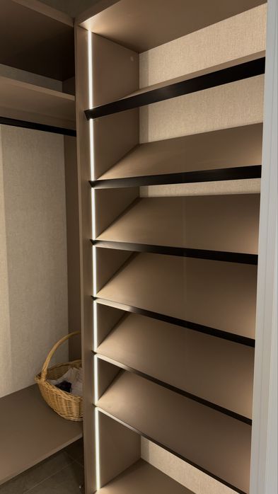 Виготовлення меблів,Мебліна замовлення,Кухні,Шафи,Гардеробні,Санвузли