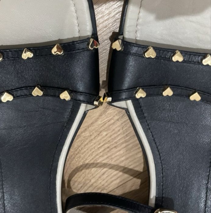 Sandalias love moschino