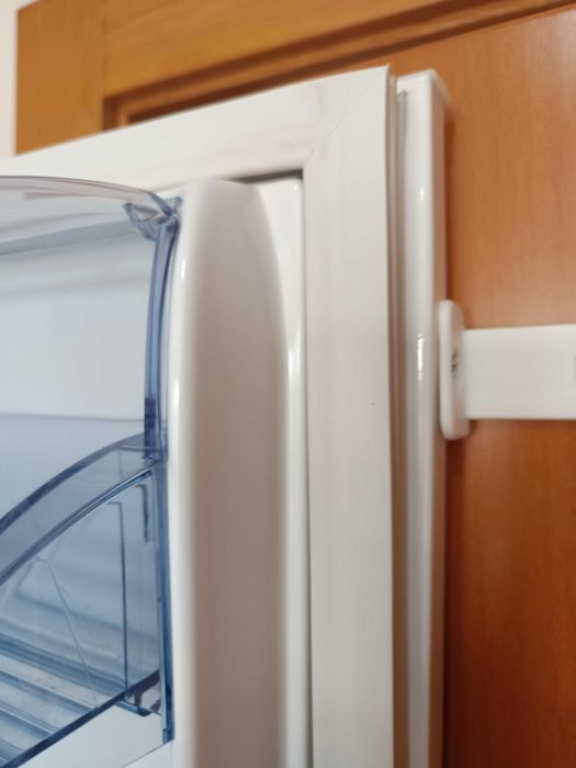 Frigorífico combinado de encastre AEG