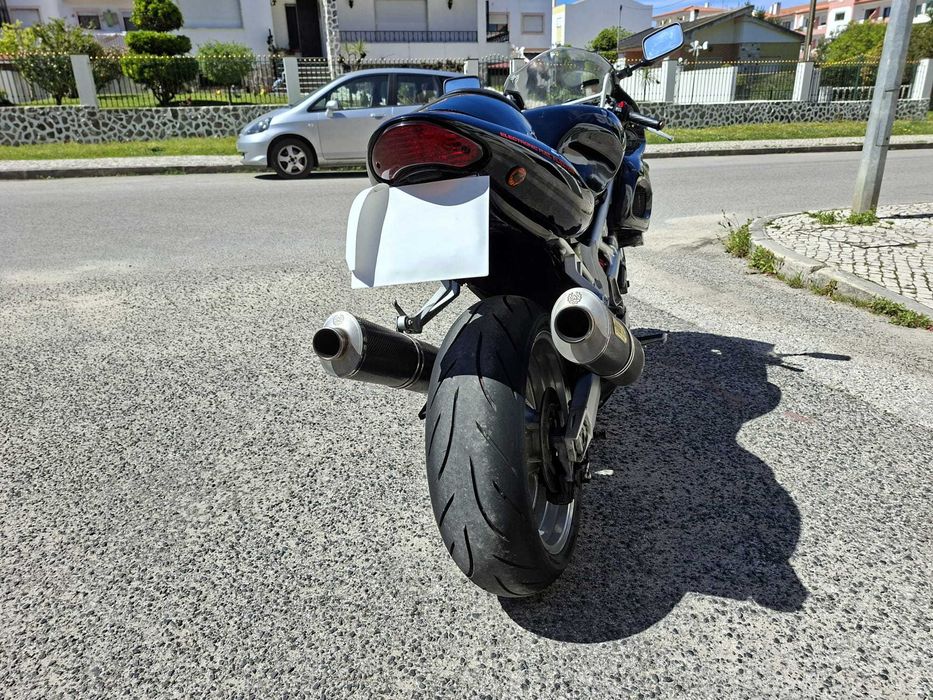 Vendo tl 1000s usada em bom estado
