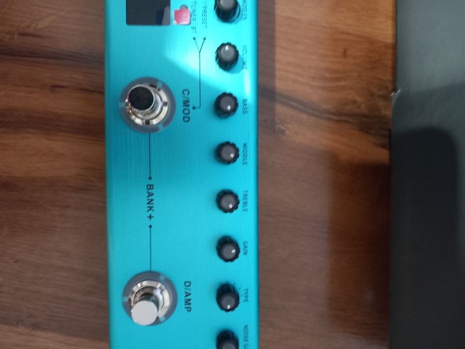 Multiefekt gitarowy m-vawe