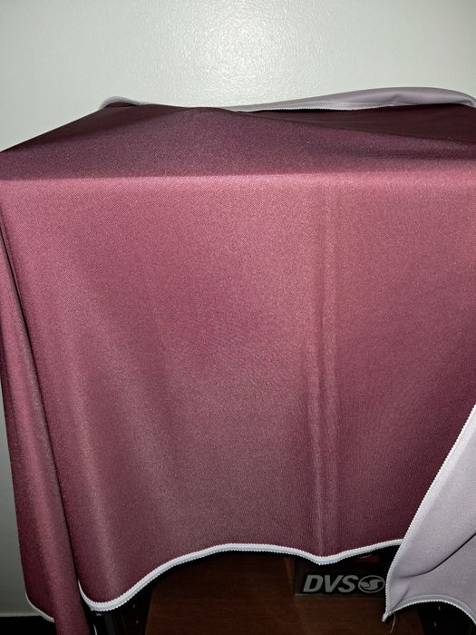 Toalha de mesa bordeaux
