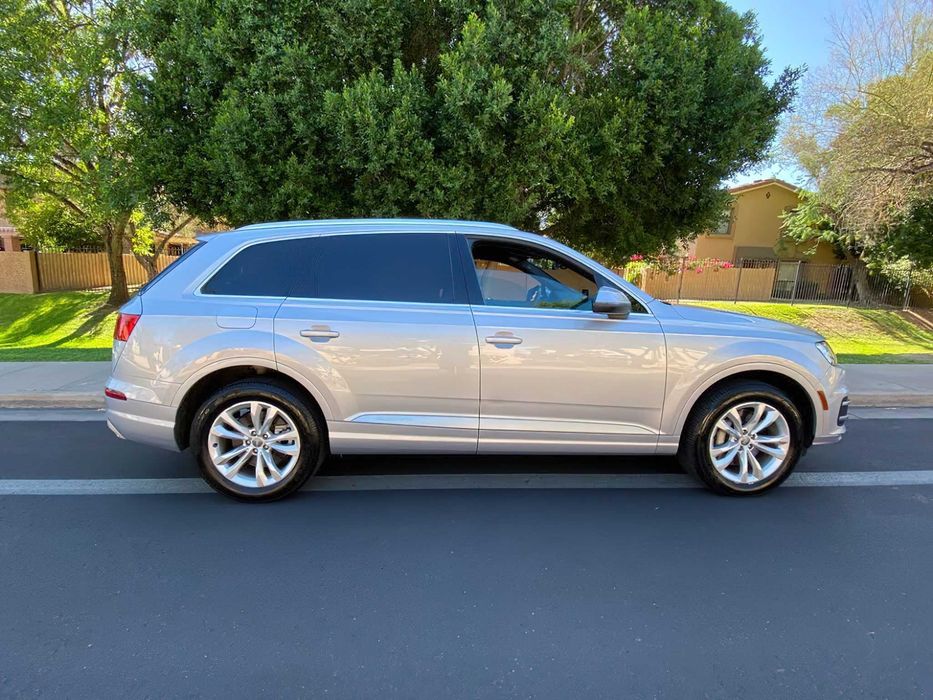 Audi Q7      2019