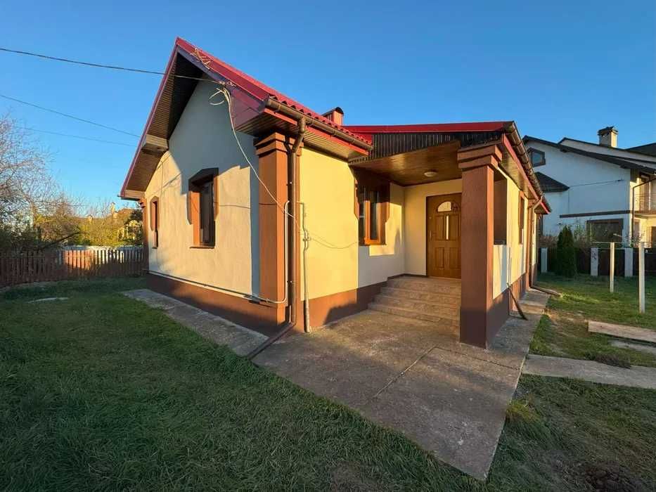 Будинок з чорновим ремонтом, чудова локація біля річки у с.Угорники