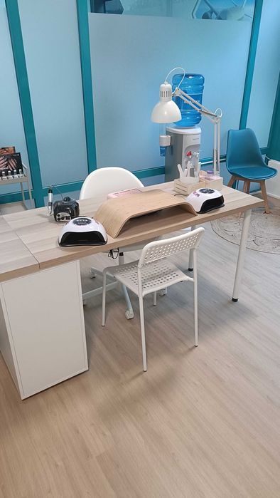 Alugo mesa de Manicure