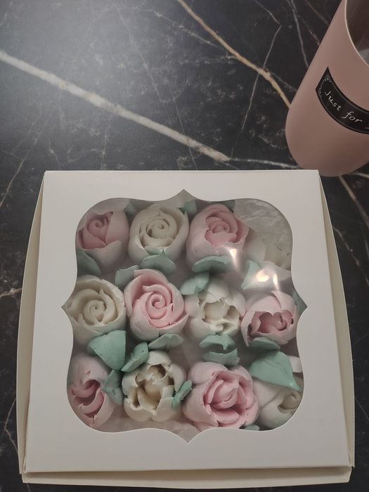 Зефірні букети та коробочки на замовлення, а також чайні пари