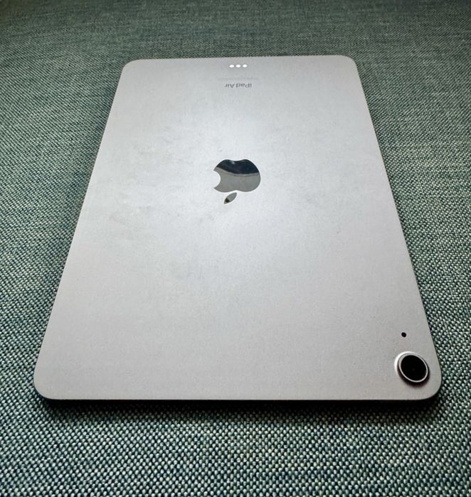 iPad Air 11” (M2) 2024 + Apple Pencil (USB-C) ideał, 100% baterii.