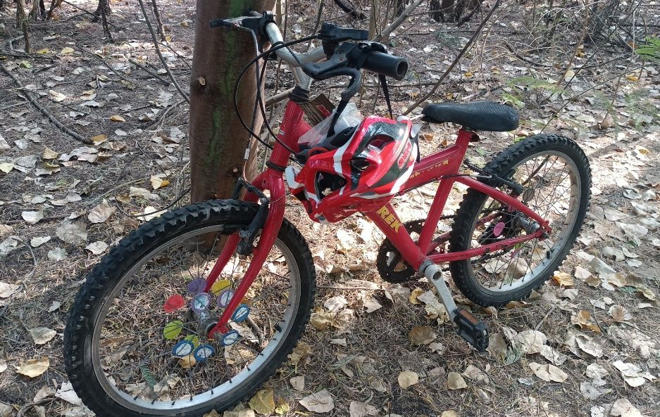 Bicicleta todo o terreno para criança/adolescente + capacete Berg novo
