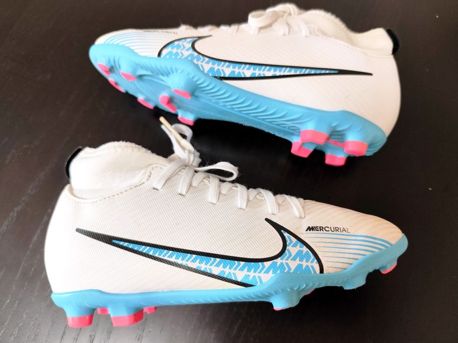 Chuteiras de Futebol - Nike Mercurial Superfly 9 Club (Tam. 33)