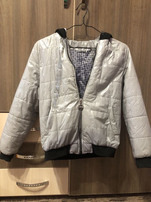 Куртка-ветровка демисезонная