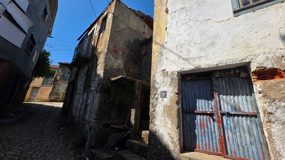 3 CASAS JUNTAS para venda em roriz / penalva do castelo – 24.500 € NEGOCIÁVEIS