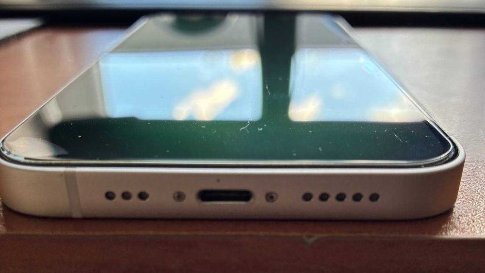 Apple iPhone 13 128 GB – uszkodzona matryca, Face ID niesprawdzone