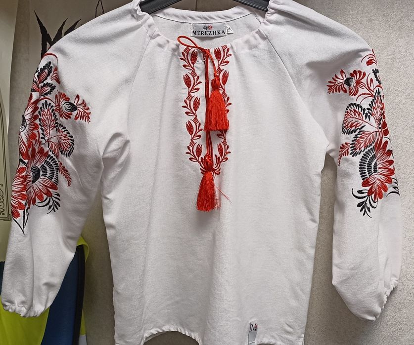 Вишиванка на дівчинку