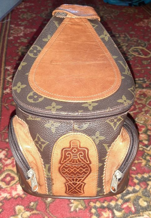 Фірмовий рюкзачок