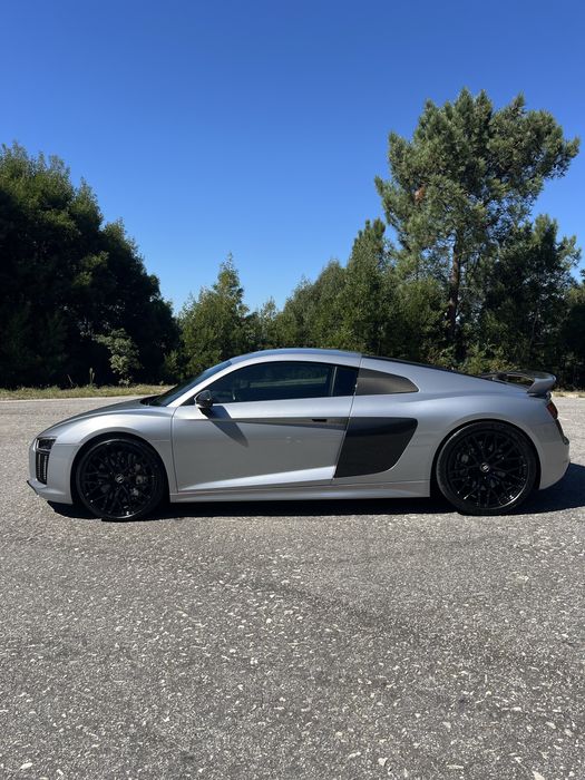 Audi r8 v10 plus