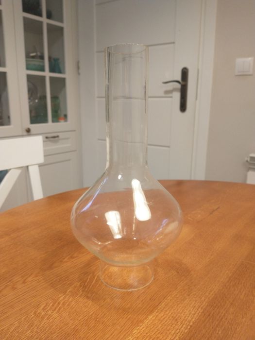 Lampa sufitowa mosiężna stylizowana na naftową z dużym kloszem lata 70