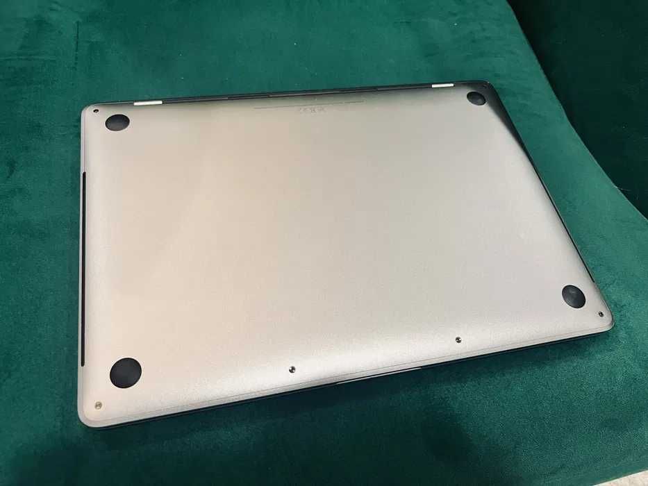 Macbook Pro 13” Touch Bar 256gb SSD Como NOVO Fatura iStore
