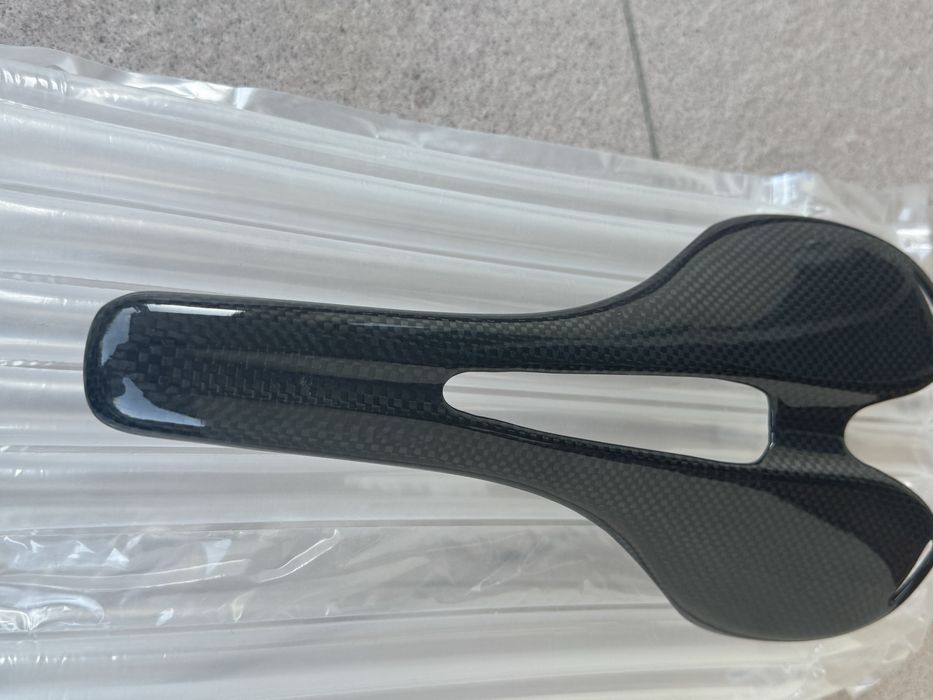 Карбонове сідло / сидіння
