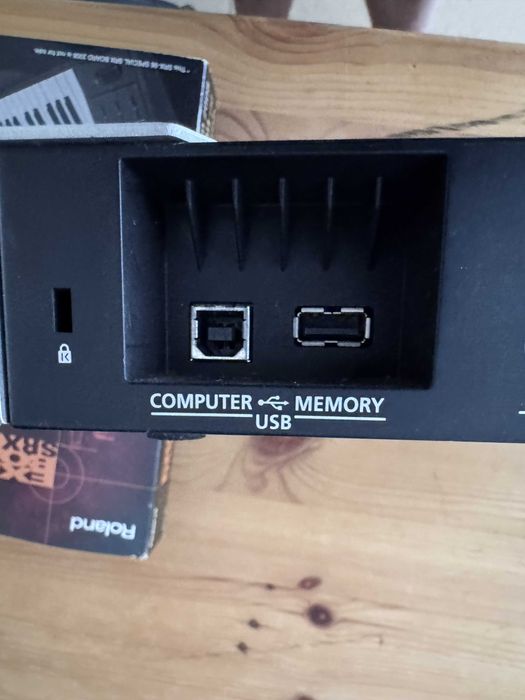 Roland Sonic Cell(250€) + SRX board SRX-96(100€)