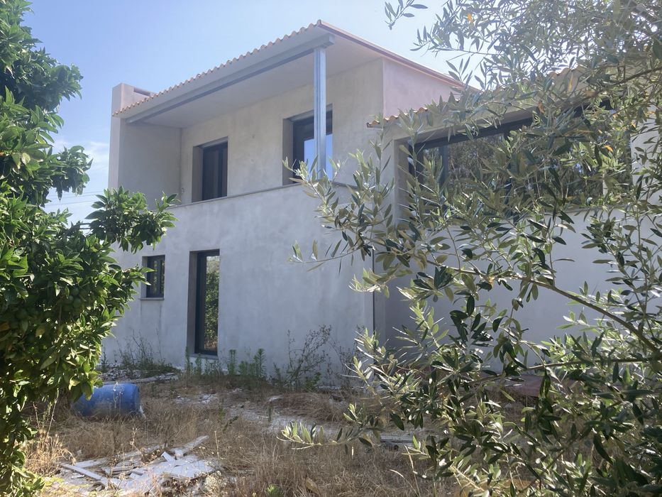 Moradia t4 fase final de construção