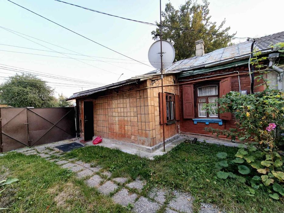 Здається частина будинку вул. Б.Тена та  Східна  всі зручності вільна!