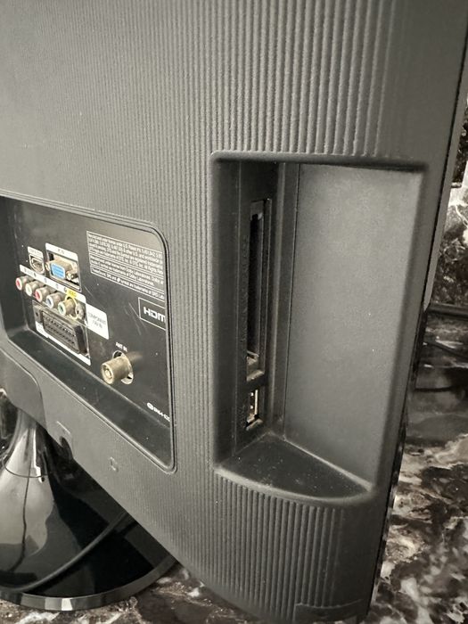 Монитор Samsung SyncMaster T22B300 пульта немає