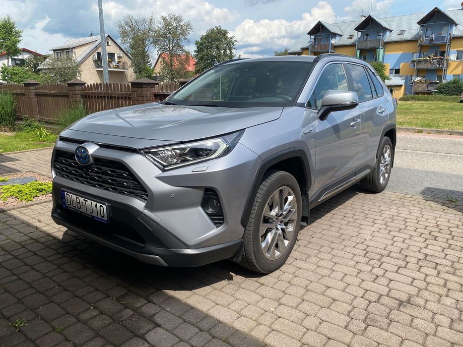 Toyota RAV4 Toyota RAV4 Executive 2.5 Hybrid 218 KM