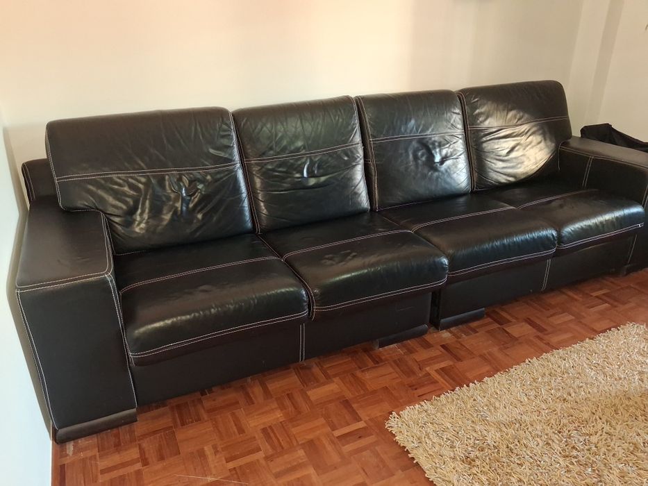 Sofá preto em pele