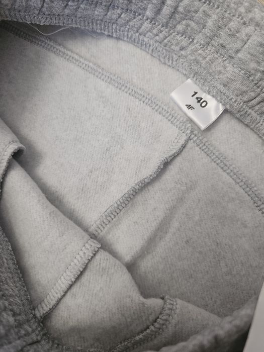 Spodnie dresowe dziecięce 4F ocieplane