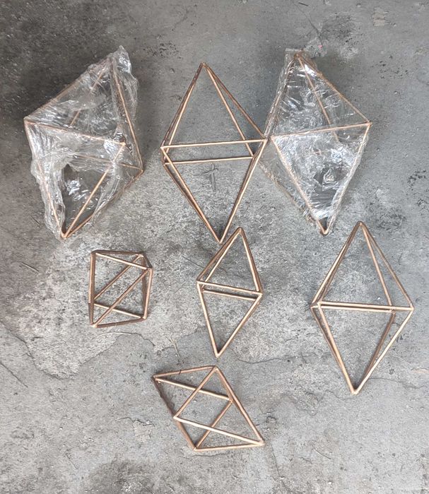 Продам Геометричну Фігурку Конус Шестигранний 9-шт. для Фотосесії