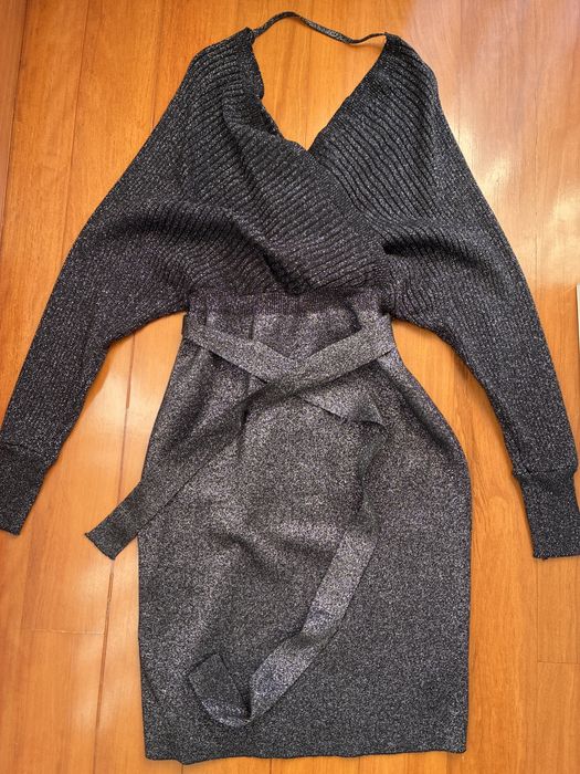 Vestido brilhante manga comprida