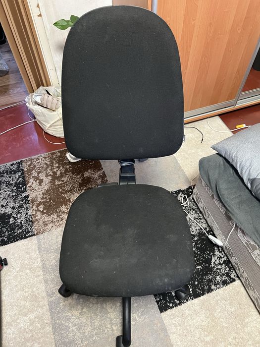 Компютерне крісло ( працюючий механізм) / офисное кресло / бу