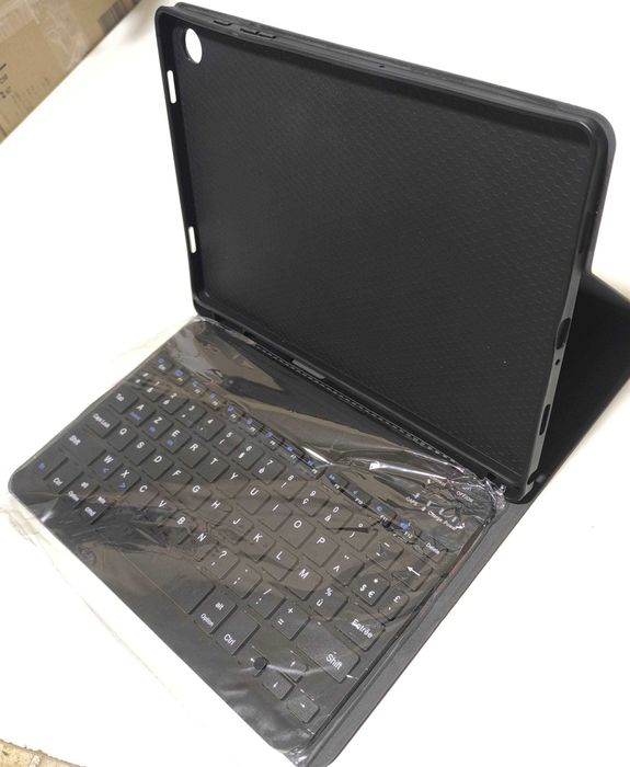 Чохол до планшету з магнітною Блютуз- клавіатурою 10.2"