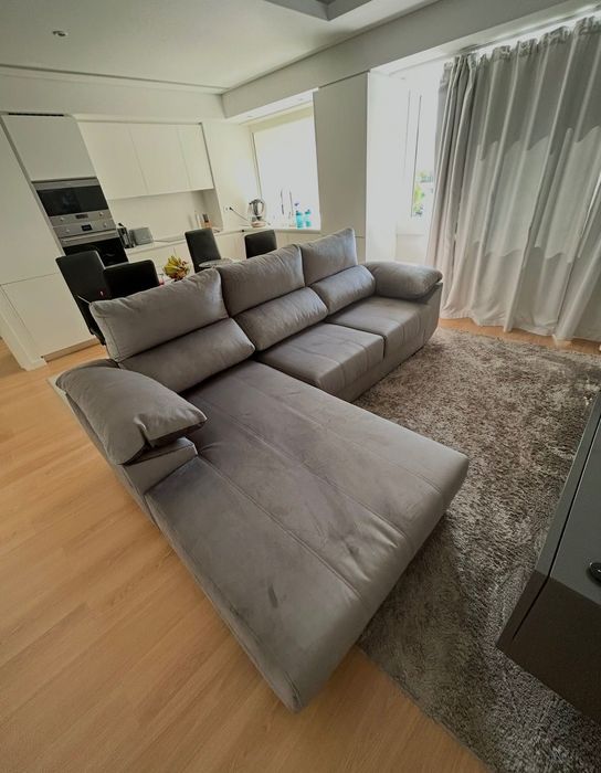 Sofá com chaise long
