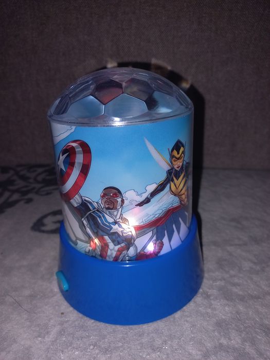 Lampka nocna-projektor