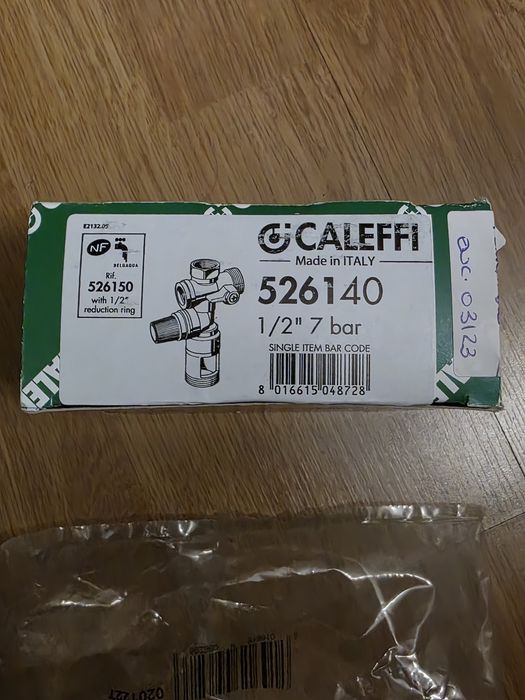 grupo de segurança hidráulica Caleffi, também conhecido como válvula d