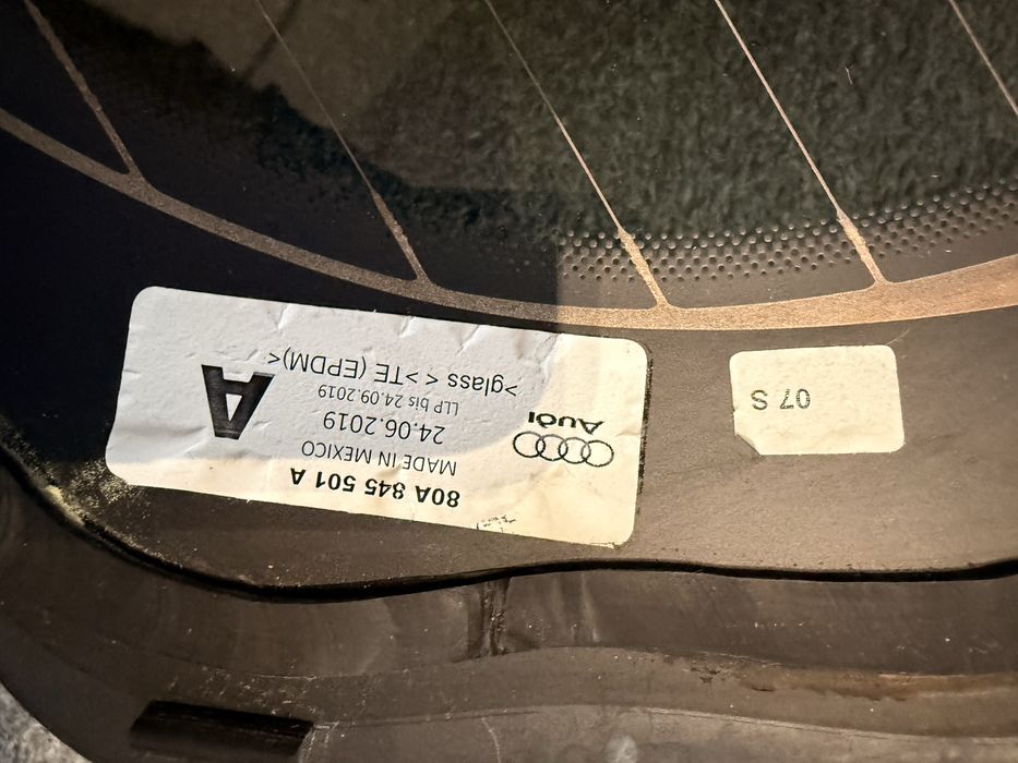 audi Q5 - szyba tył, lampa prawa tył, klapa tył, elementy zderzak tył,  80A, s-line kolor LY9T