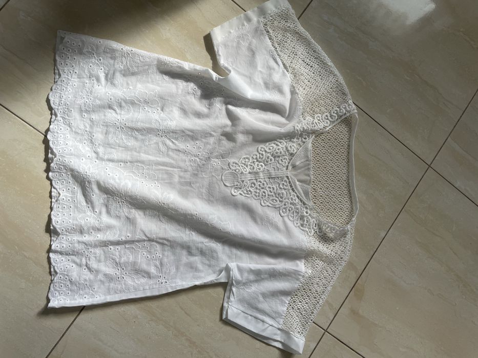 Biała nowa delikatna bluzka z koronką 38/40