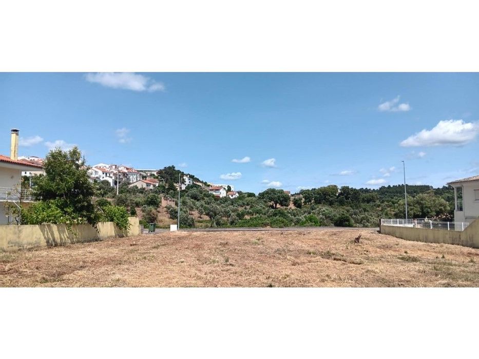 Lote de terreno urbano, destinado à construção de Moradia com uma á... — Mação, Penhascoso E Aboboreira, Santarém