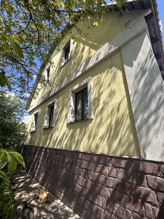 Добротний будинок під ремонт