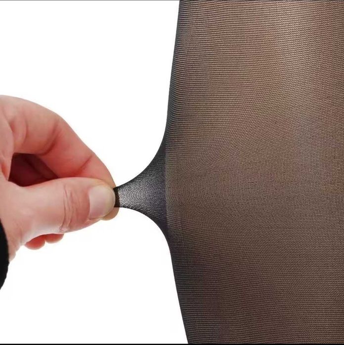 przezroczyste jedwabne pończochy za kolana z koronką kolor biały