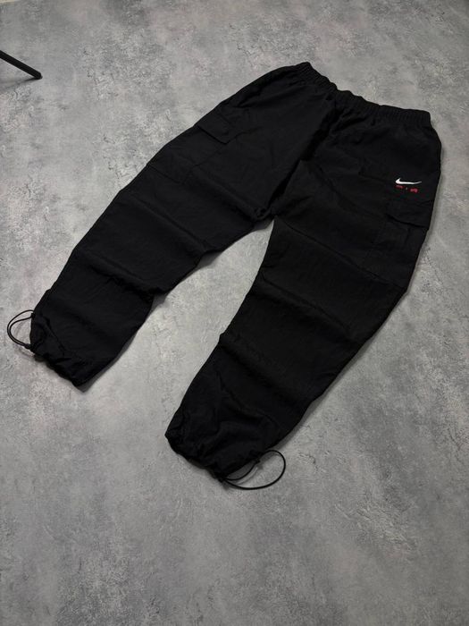 Нейлонові спортивки Nike на утяжках