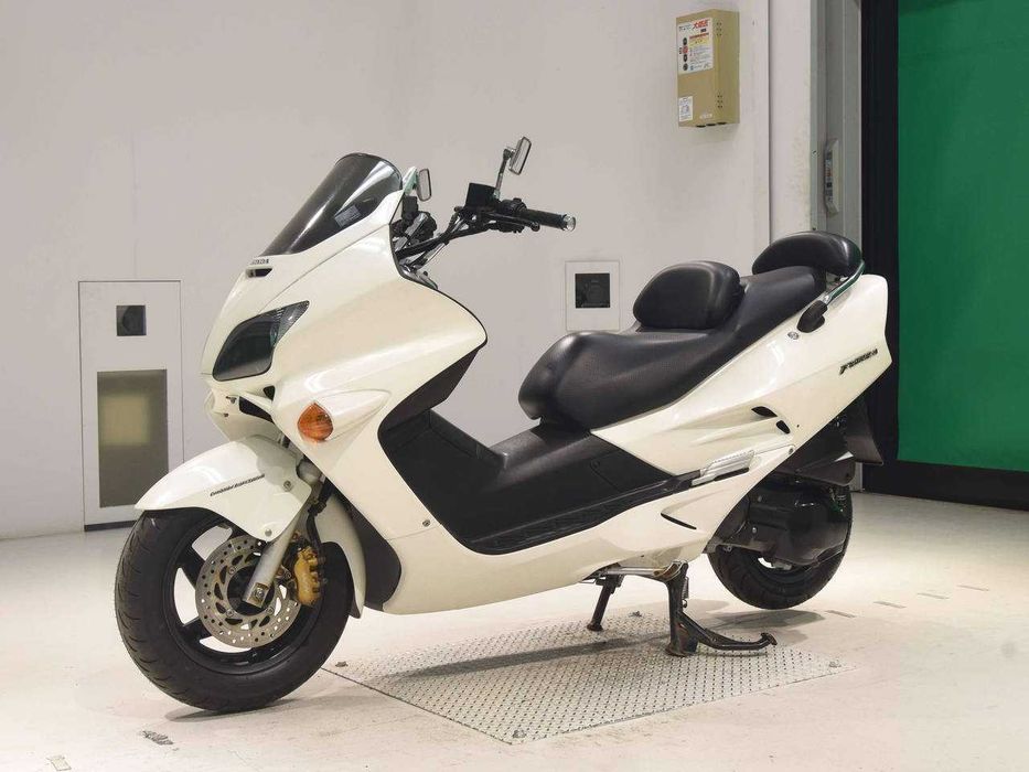 Макси-скутер Honda Forza MF06