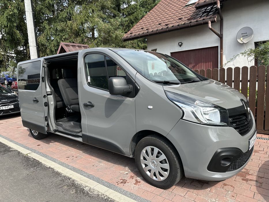 Wynajem Busa 9os. Renault Trafic