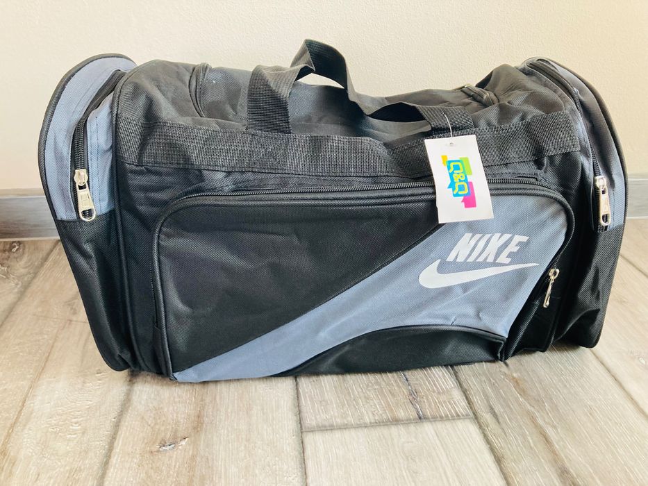 Nowa torba podróżna