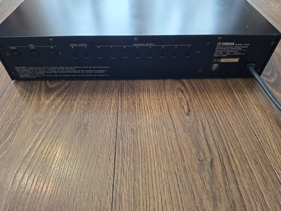 Yamaha TX 802 Yamaha DX7