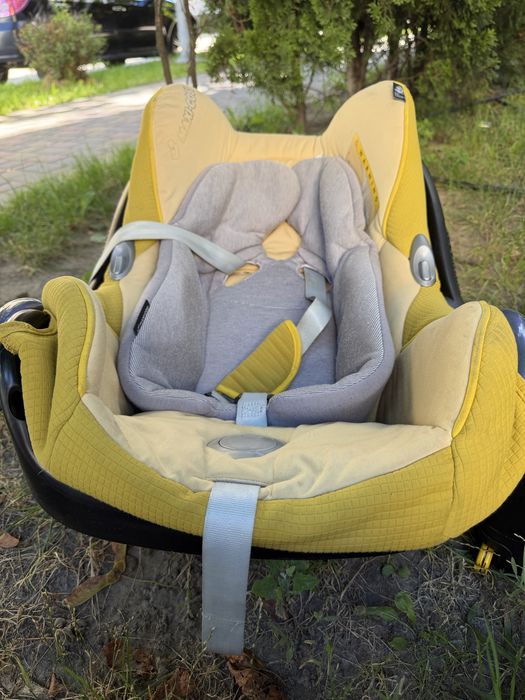 Продам дитяче автокрісло з базою isofix