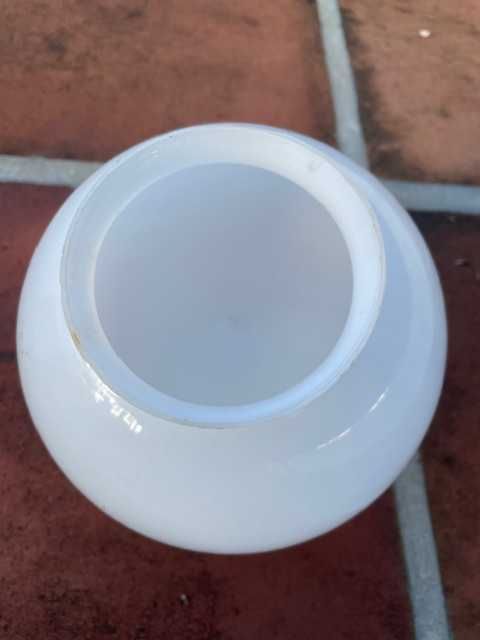 Globo vidro branco translúcido, antigo