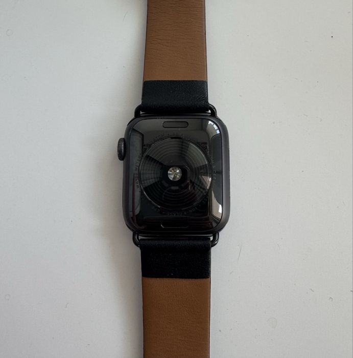 apple watch 4 40 mm / епл вотч 4 40 мм