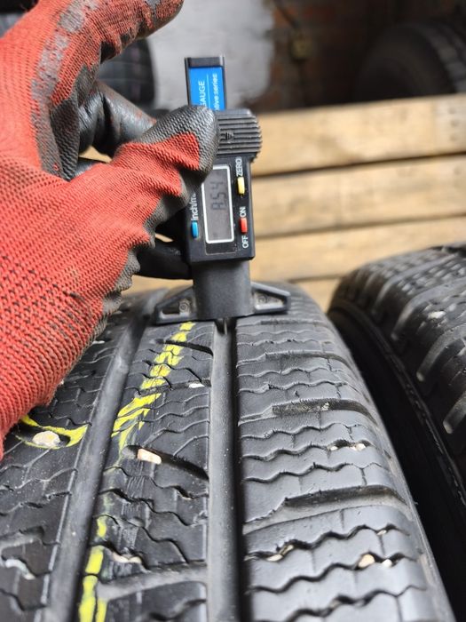 Шини 205/65/16с Pirelli